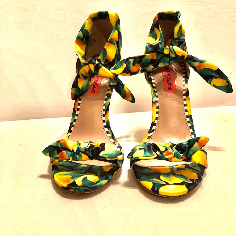 Betsey Johnson Yellow and Green Heels